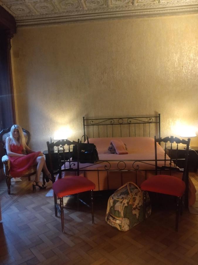 Bed & Breakfast Amarantha Gothica Genoa